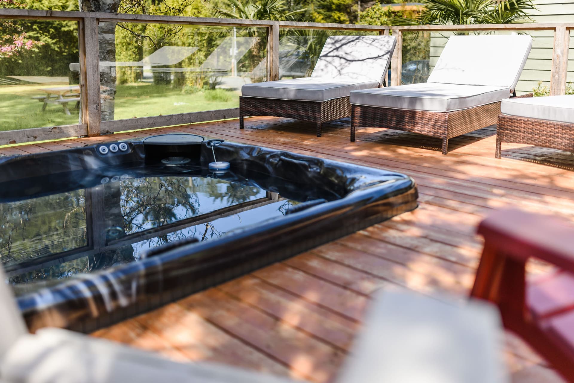 Hot tub area on the deck