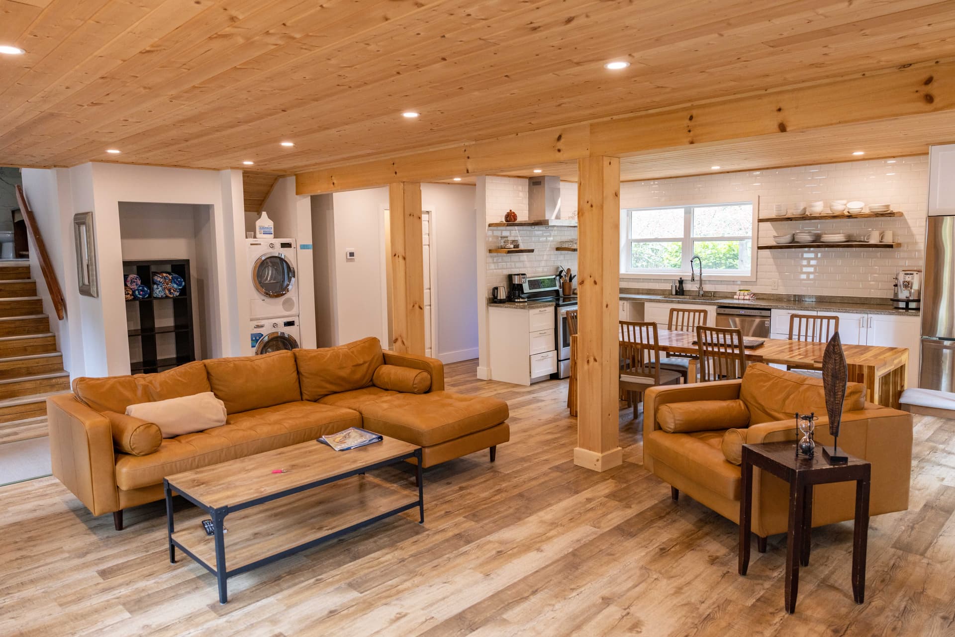 Spacious living area with kitchen view